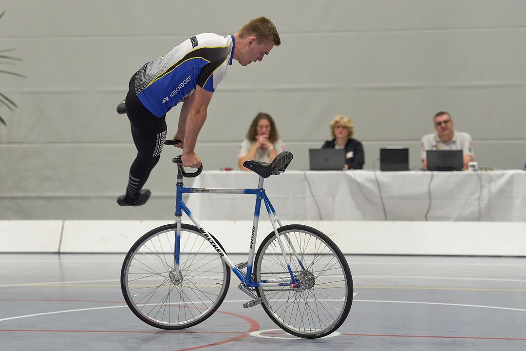 Linus Weber im Drehsprung