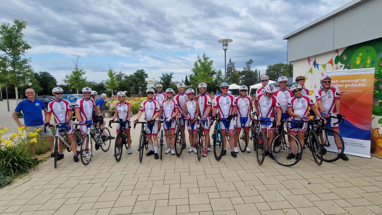 Erneut 300 Radsportbegeisterte bei der „Schwetzinger Höllgrund-Tour“