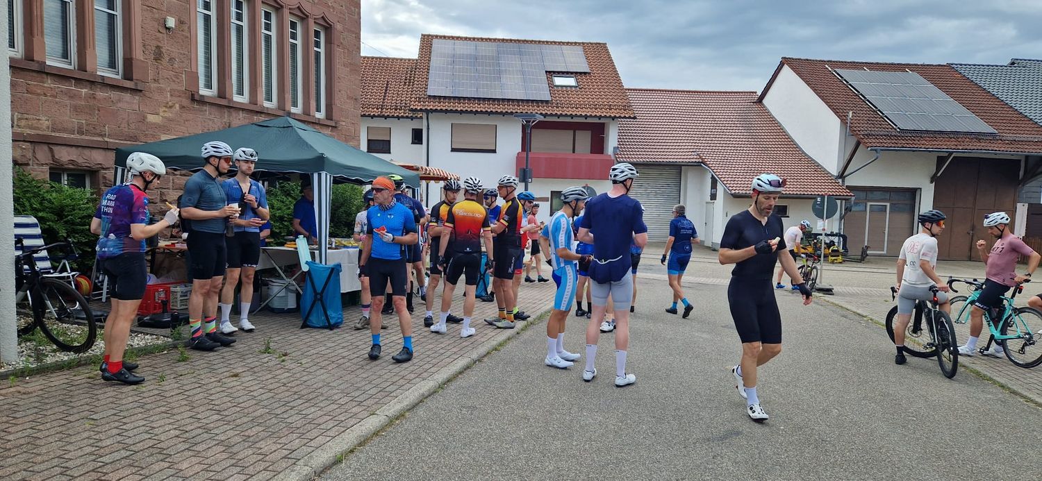 Erneut 300 Radsportbegeisterte bei der „Schwetzinger Höllgrund-Tour“